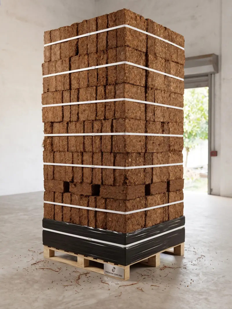 Palletized Coco Chips 5KG Blocks Export Packaging - Direct Manufacturer in India